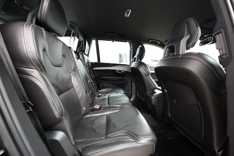 Volvo XC90 D4 190hk R-Design 7-Sits Drag Värmare Keyless Skinn