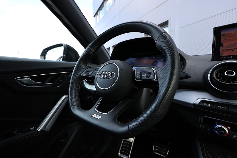 Audi SQ2 TFSI quattro 300hk Exclusive B&O Optikpaket Cockpit