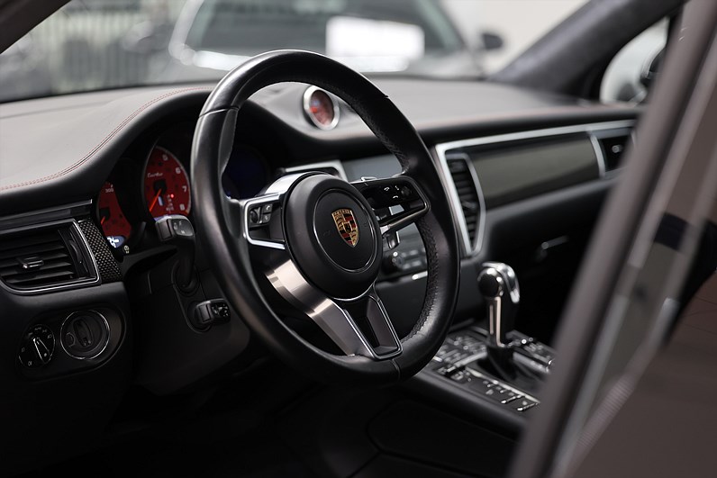 Porsche Macan Turbo Performance 440hk Sport Chrono Pano BOSE