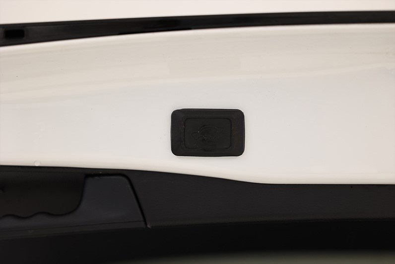 Toyota RAV4 Plug in Hybrid AWD 306hk Active Drag MOMS