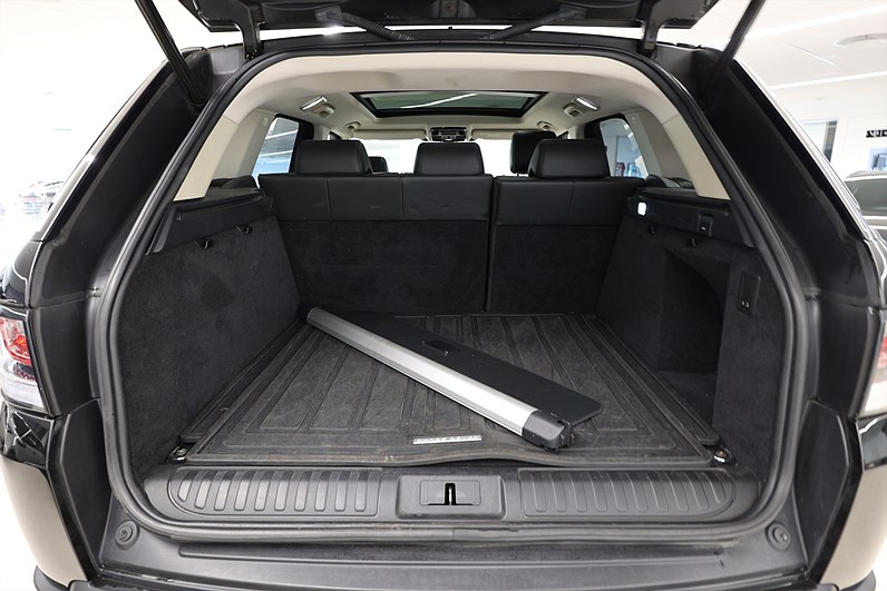 Land Rover Range Rover Sport 4.4 SDV8 339hk HSE Pano Värmare Drag