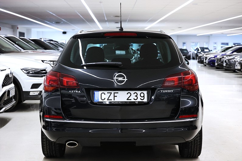Opel Astra Sports Tourer 1.4 Turbo 140hk PDC Drag *5641*Mil