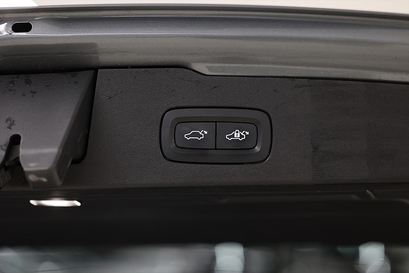 Volvo V60 Recharge T6 AWD Inscription HUD Skinn Värmare LEASBAR
