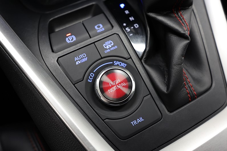 Toyota RAV4 Plug-in Hybrid 306hk AWD Active Keyless Drag MOMS