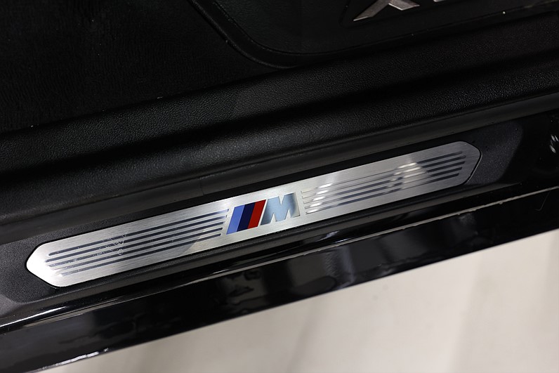 BMW X3 xDrive30e 292hk M Sport HUD Hifi B-kamera Drag LEASBAR