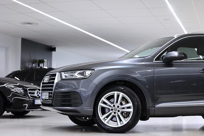 Audi Q7 3.0 TDI Q 272hk S-Line BOSE 7-Sits Cockpit Drag Värmare