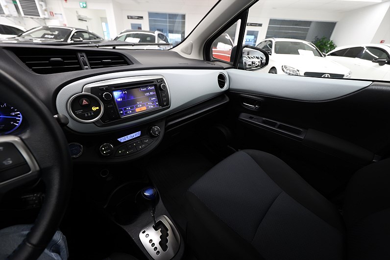 Toyota Yaris 1.5 HSD 101hk Active B-kamera Årsskatt 360kr