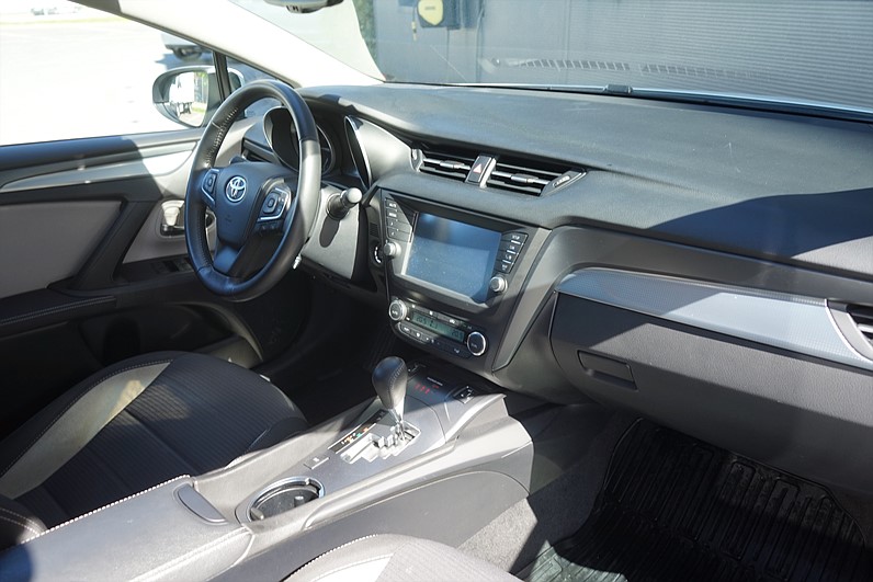 Toyota Avensis 1.8 Touring Sports 147hk Aut B-kamera Lane Assist