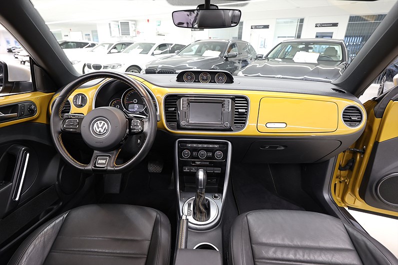 Volkswagen Beetle Cabriolet 1.4 TSI 150hk Dune B-kamera Carplay