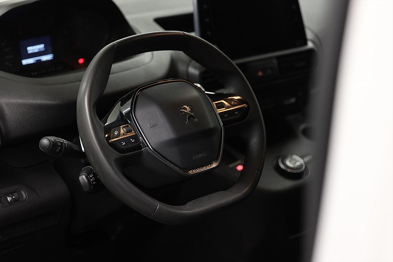 Peugeot Partner 1.5 HDI 130hk L2 Drag B-kamera LEASBAR
