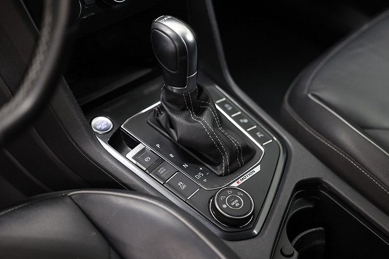 Volkswagen Tiguan 2.0 TDI 4M 190hk R-Line Cockpit HUD Dynaudio