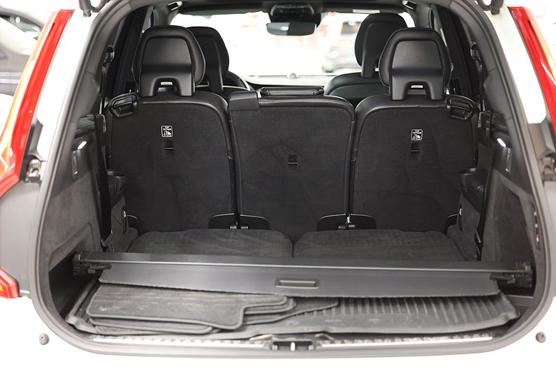 Volvo XC90 D5 AWD 235hk R-Design HUD Pano B&W Drag Luftfjädring