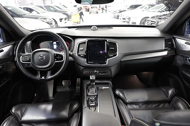 Volvo XC90 D5 AWD 235hk R-Design HUD Pano B&W Drag Luftfjädring