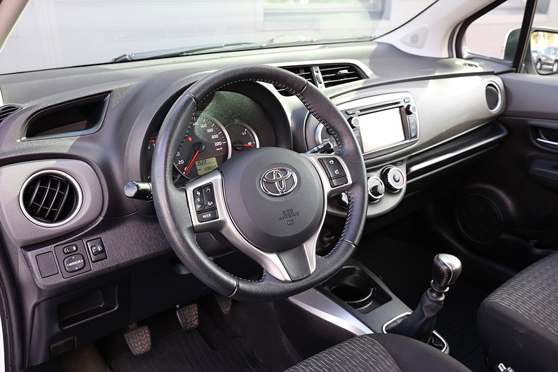 Toyota Yaris 1.33 VVT-i 100hk Backkamera