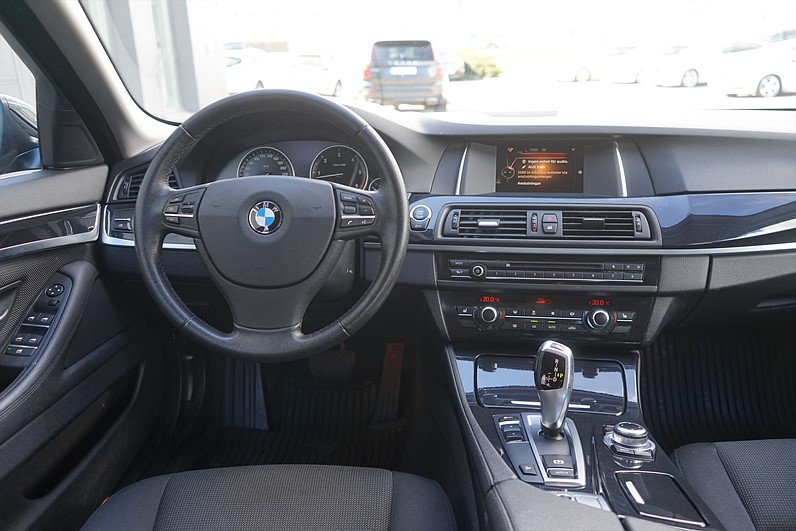 BMW 530d xDrive 258hk Touring Drag