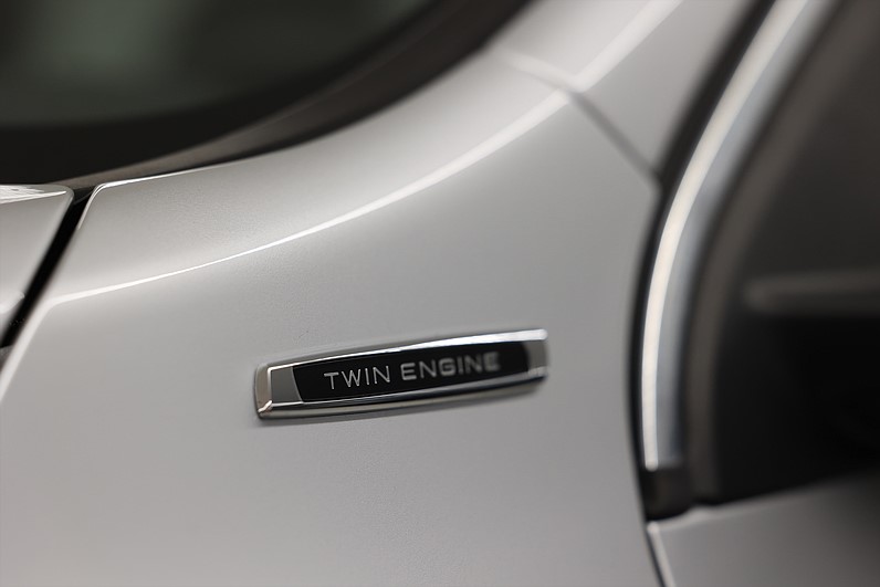 Volvo V60 D5 AWD Twin Engine Classic Summum Drag Navi VOC