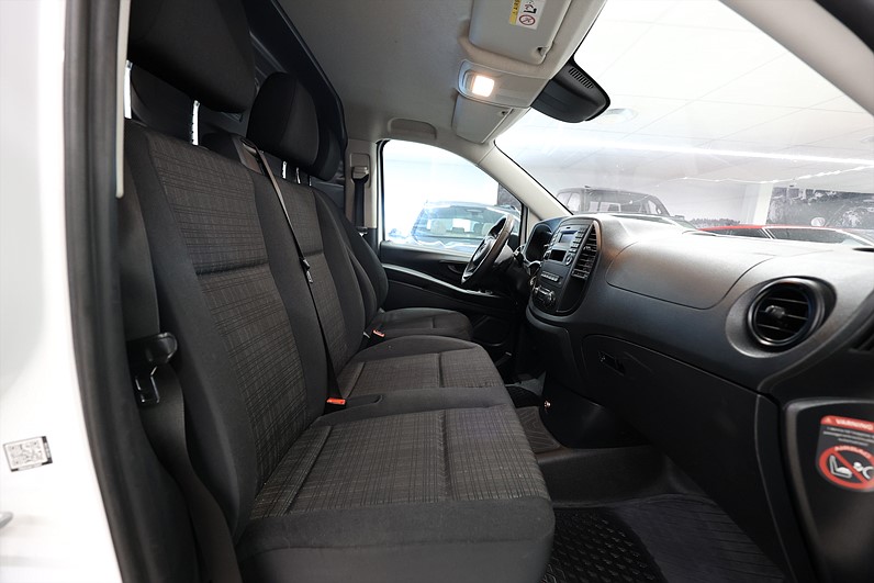 Mercedes-Benz Vito 114 CDI 136hk L2 3-Sits Drag Värmare