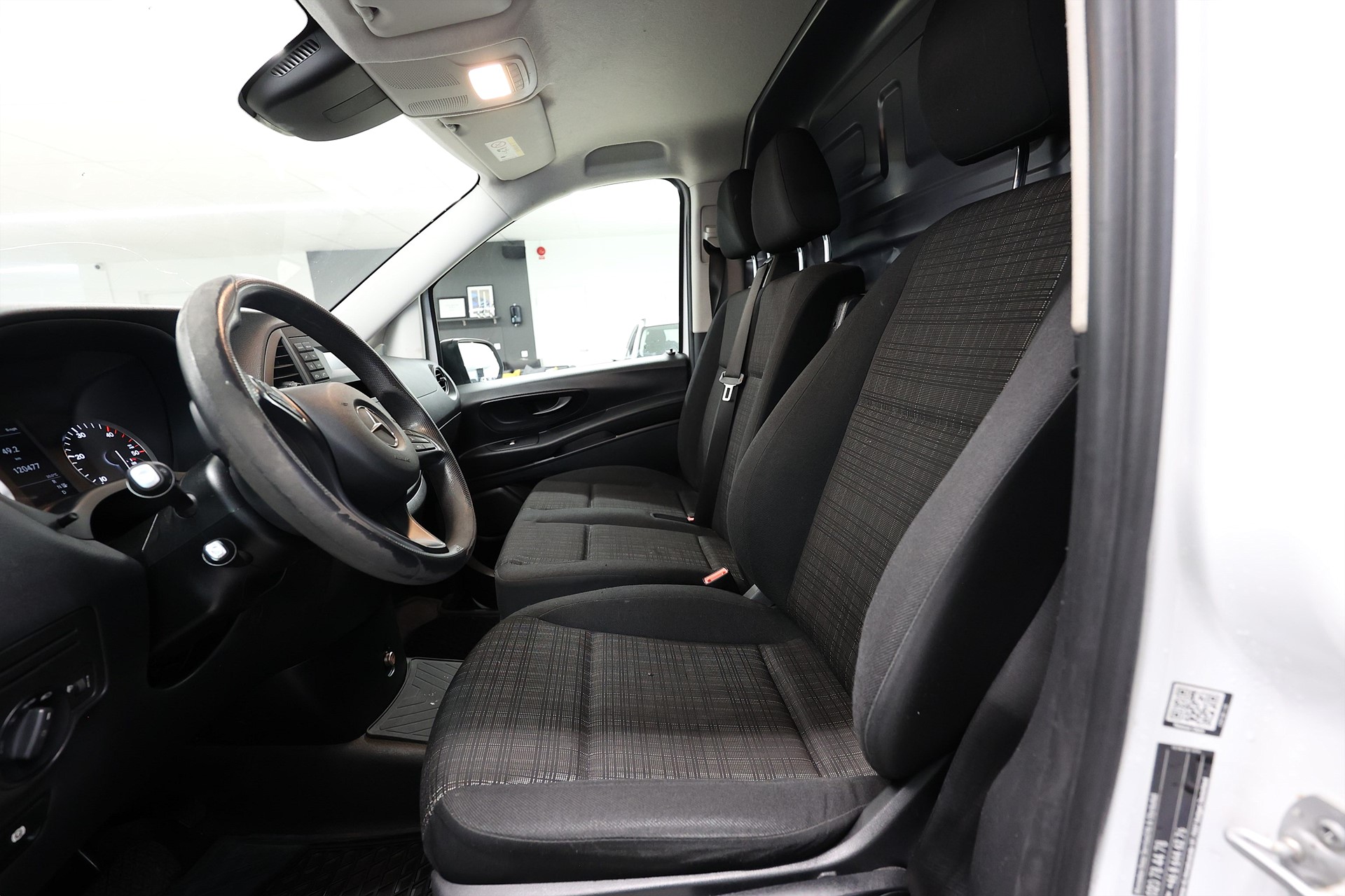 Mercedes-Benz Vito 114 CDI 136hk L2 3-Sits Drag Värmare