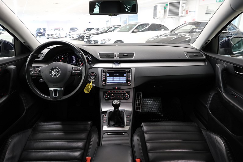 Volkswagen Passat 2.0 TDI Variant 140hk Premium Skinn Drag