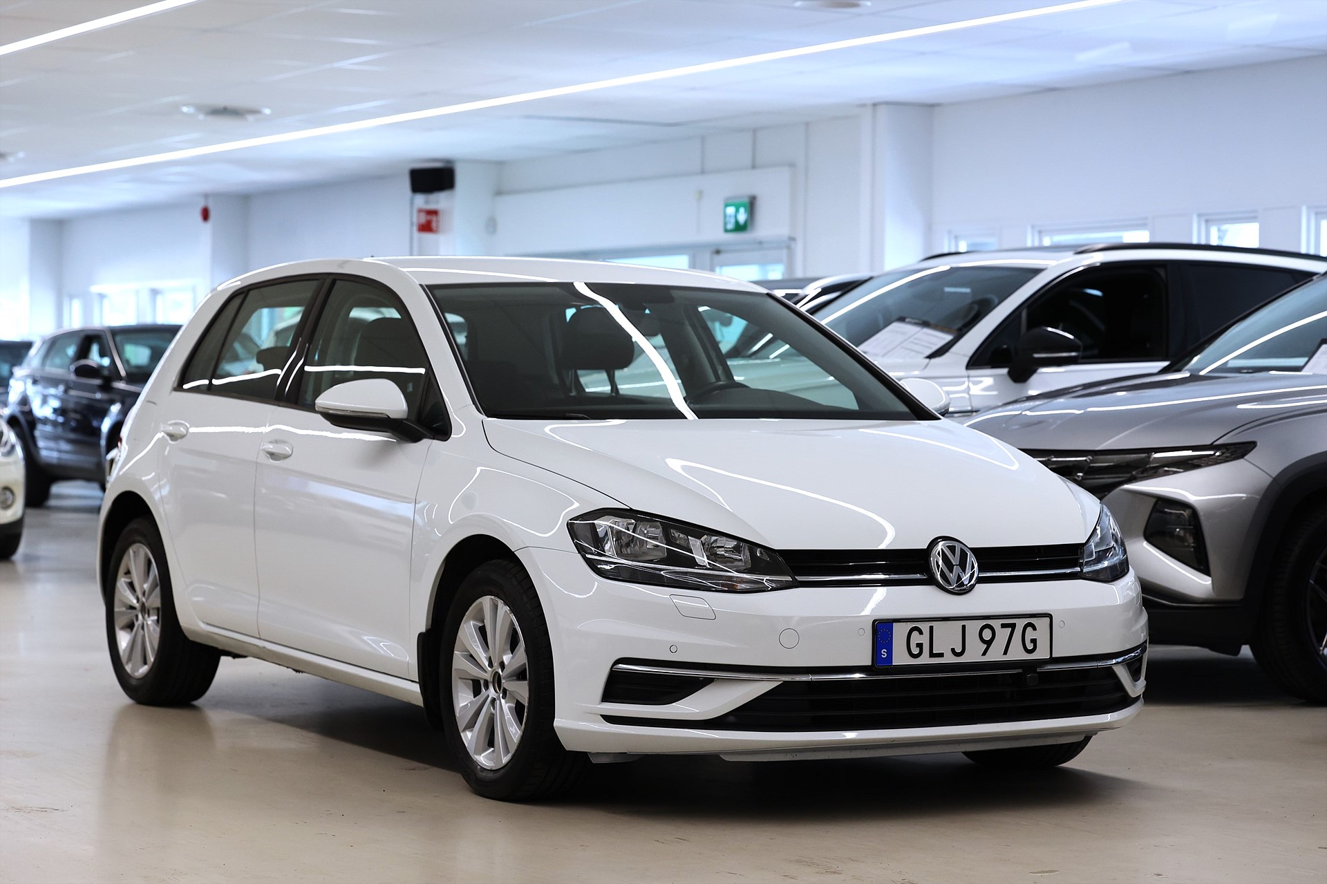 Volkswagen Golf 1.6 TDI 115hk Komfort PDC Värmare Carplay