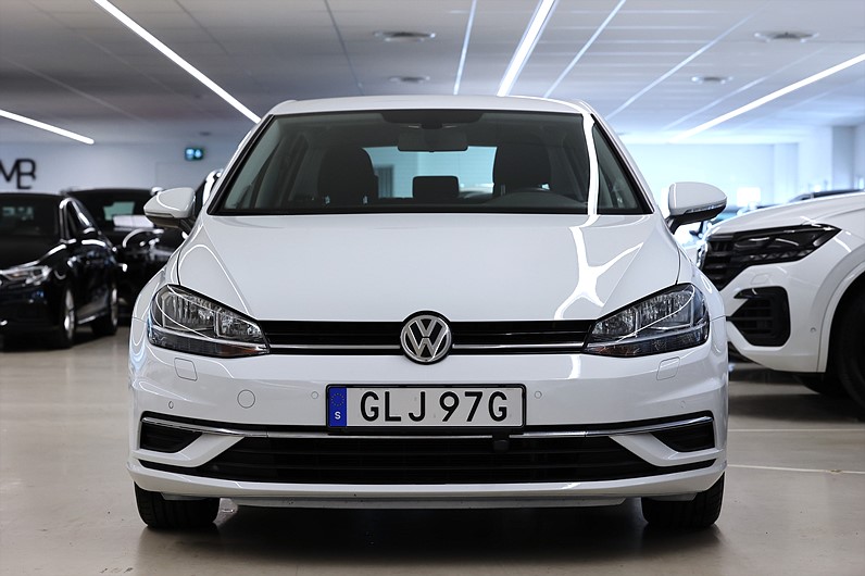 Volkswagen Golf 1.6 TDI 115hk Komfort PDC Värmare Carplay