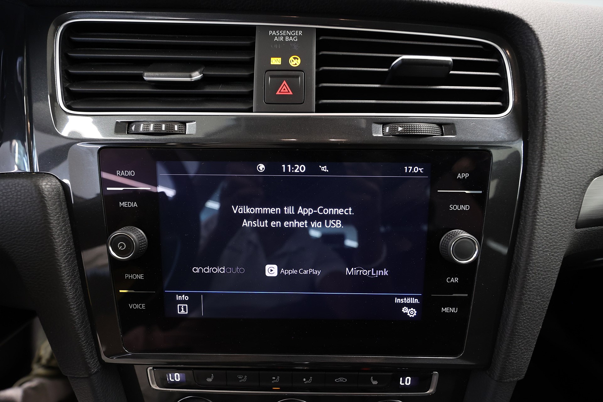 Volkswagen Golf 1.6 TDI 115hk Komfort PDC Värmare Carplay