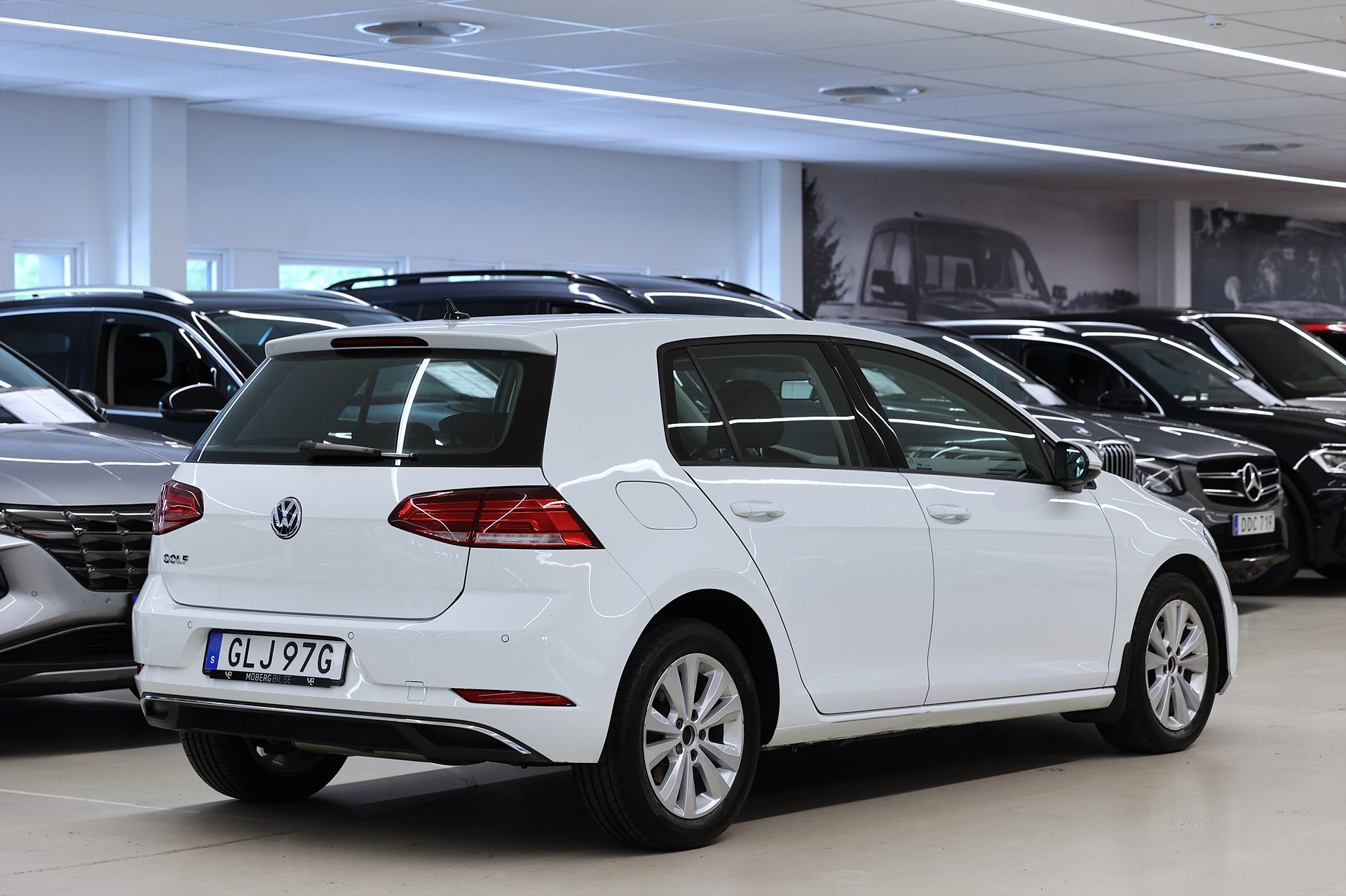 Volkswagen Golf 1.6 TDI 115hk Komfort PDC Värmare Carplay