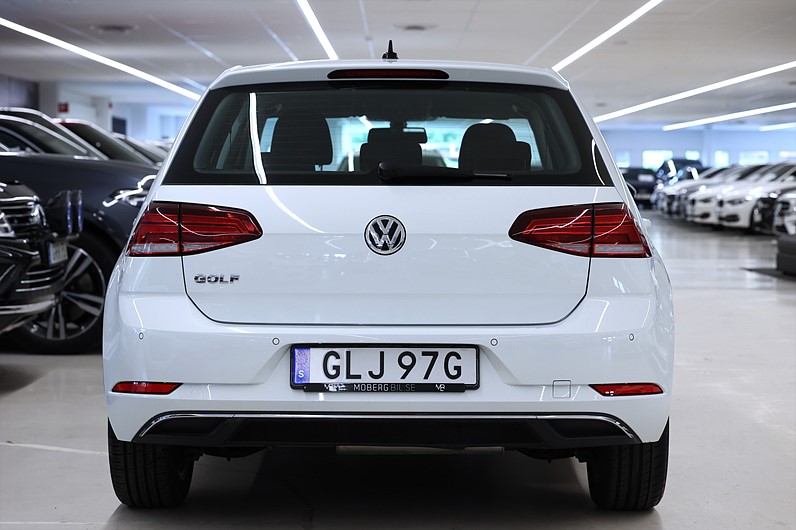 Volkswagen Golf 1.6 TDI 115hk Komfort PDC Värmare Carplay