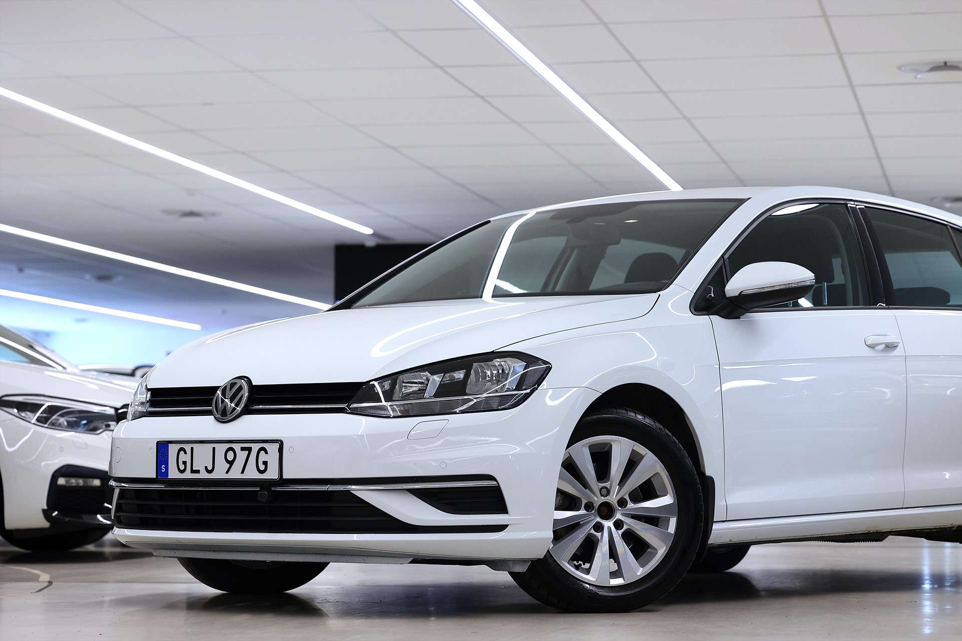 Volkswagen Golf 1.6 TDI 115hk Komfort PDC Värmare Carplay