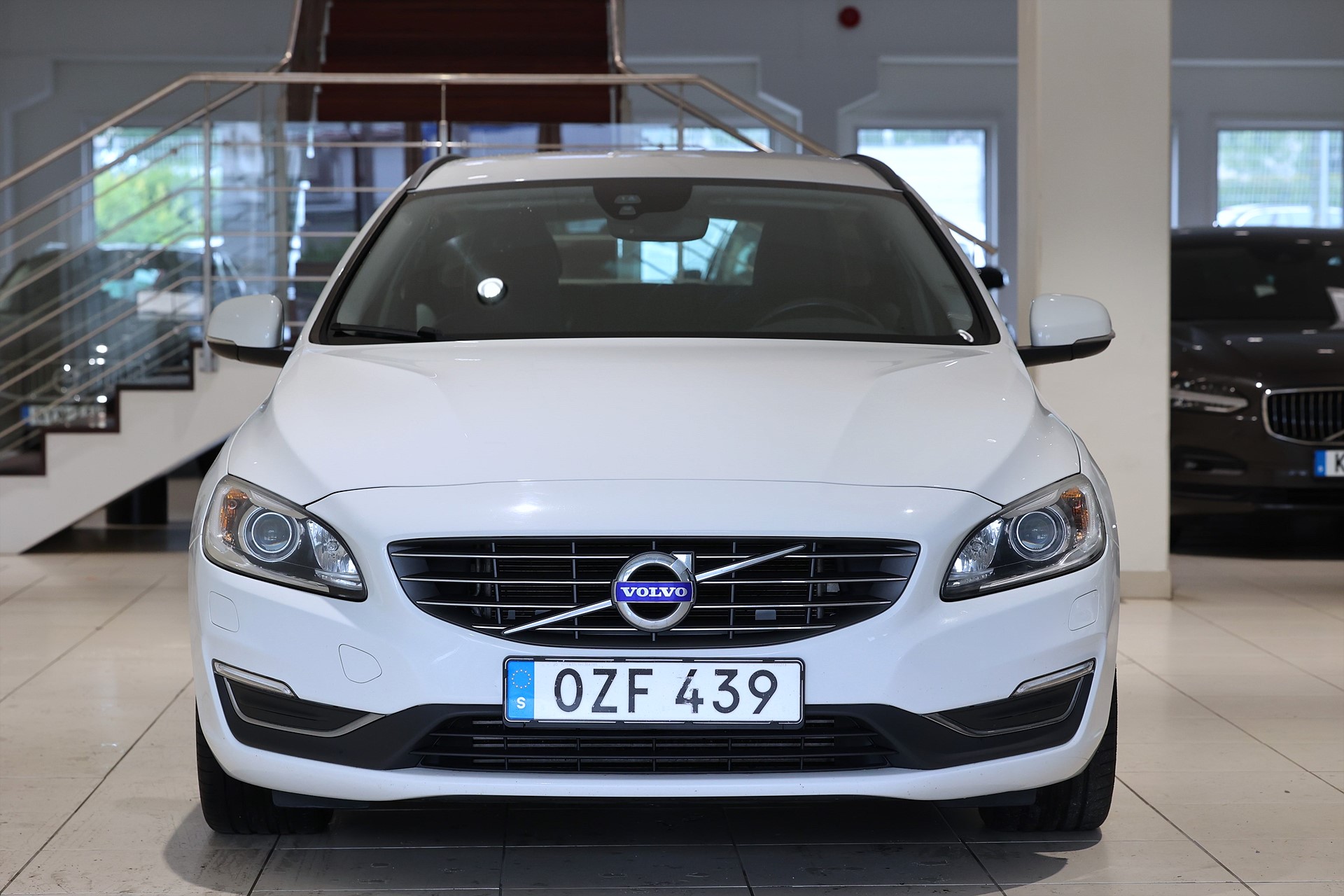 Volvo V60 T3 152hk Momentum VOC Värmare PDC Årsskatt 888kr