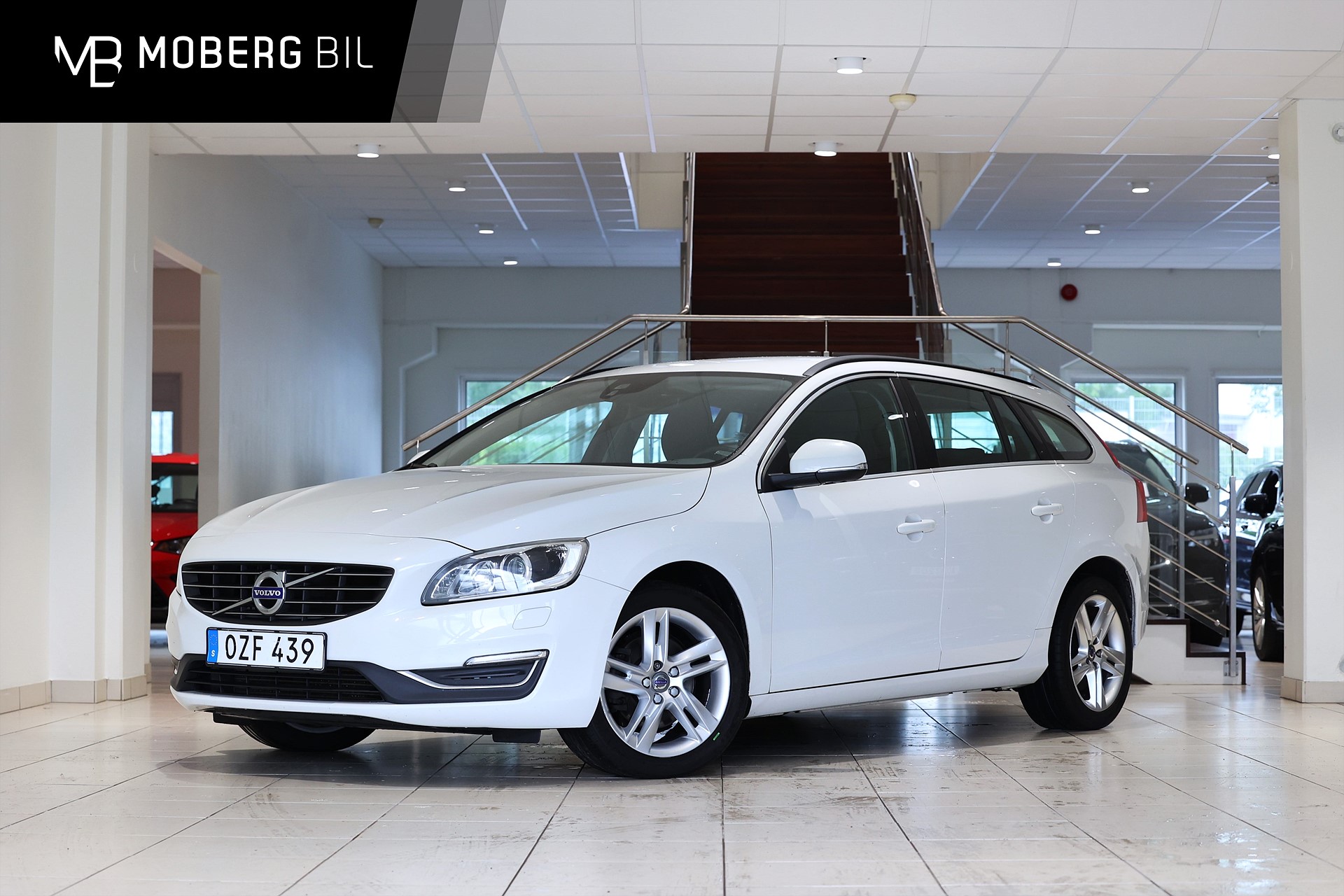 Volvo V60 T3 152hk Momentum VOC Värmare PDC Årsskatt 888kr