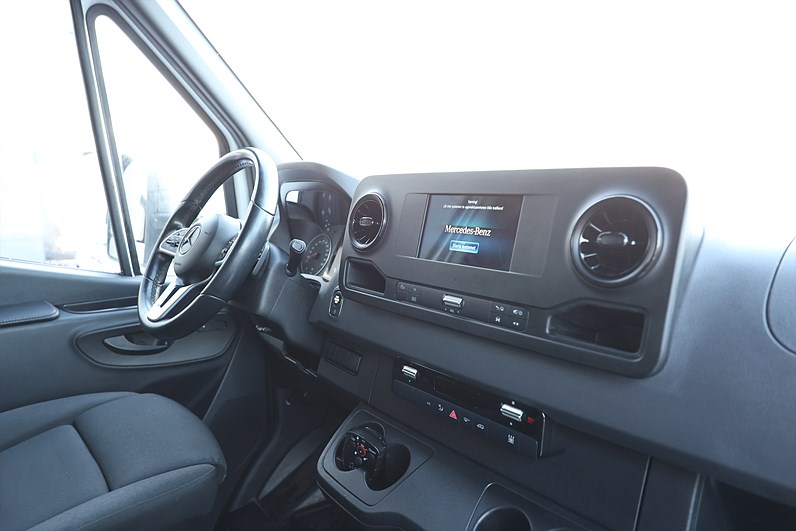 Mercedes-Benz Sprinter 316 CDI 163hk BG-Lyft Volymskåp Värmare