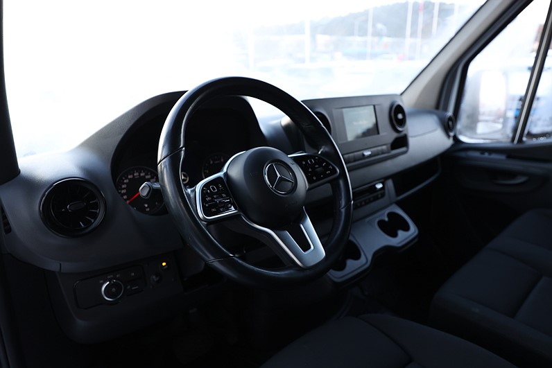 Mercedes-Benz Sprinter 316 CDI 163hk BG-Lyft Volymskåp Värmare