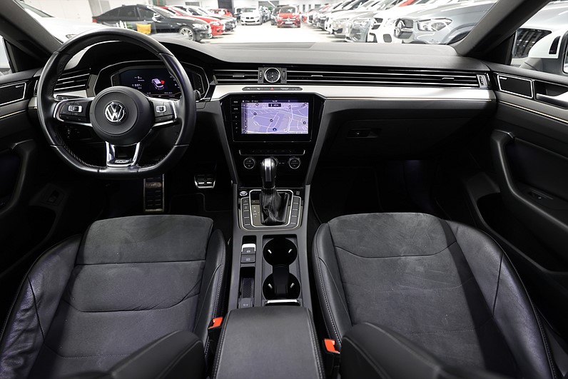 Volkswagen Arteon 2.0 TDI 4M R-Line Executive Cockpit Dynaudio Drag