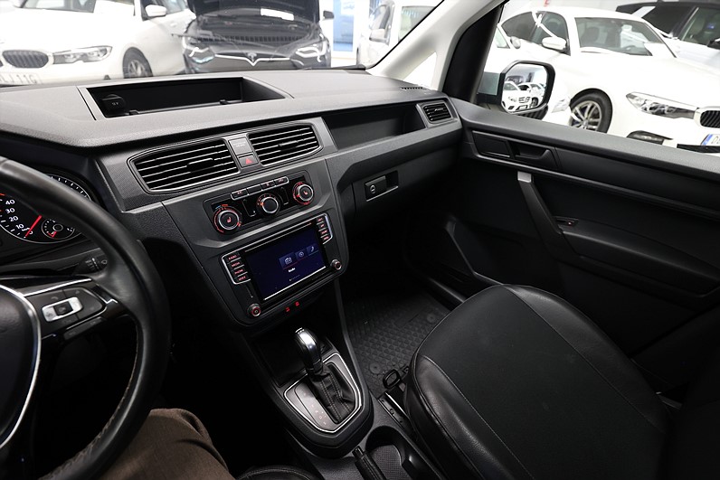 Volkswagen Caddy Alltrack 2.0 TDI 4M 150hk Drag Värmare Carplay