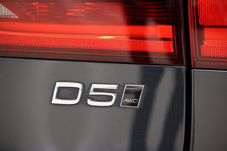 Volvo V90 Cross Country D5 AWD 235hk Inscription Värmare Skinn Keyless Drag