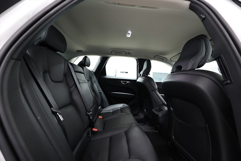 Volvo XC60 D4 190hk Inscription Keyless Värmare B-kamera Skinn