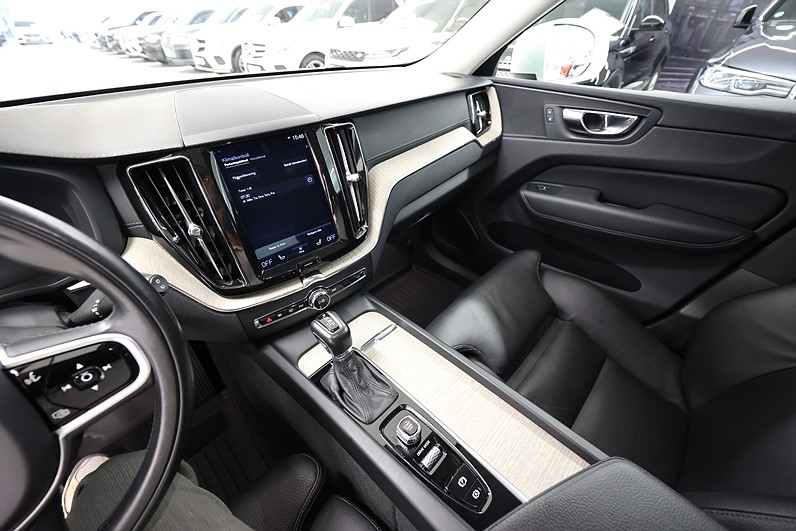 Volvo XC60 D4 190hk Inscription Keyless Värmare B-kamera Skinn