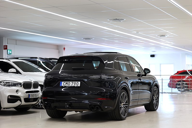 Porsche Cayenne GTS 460hk Pano HUD Sport Chrono BOSE Turbo Design