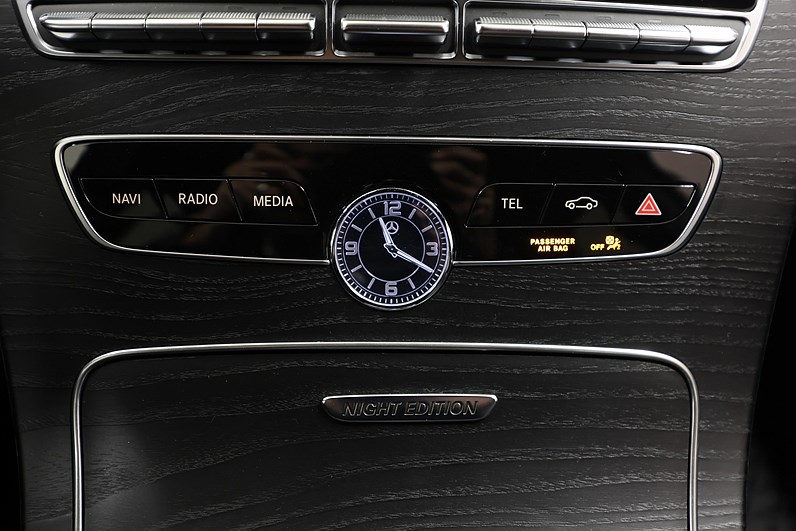 Mercedes-Benz C 200 T 184hk AMG Night Edition Digital Instr. Navi Drag