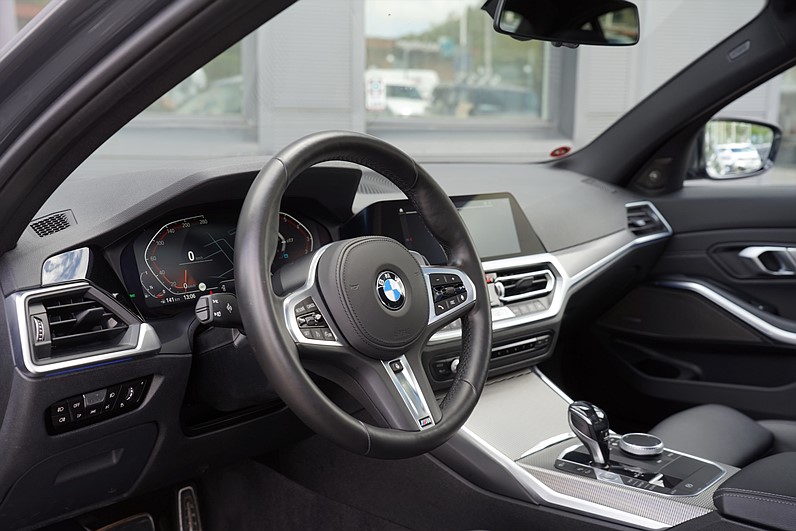 BMW 330i xDrive Sedan 258hk M Sport H/K Taklucka Display Key
