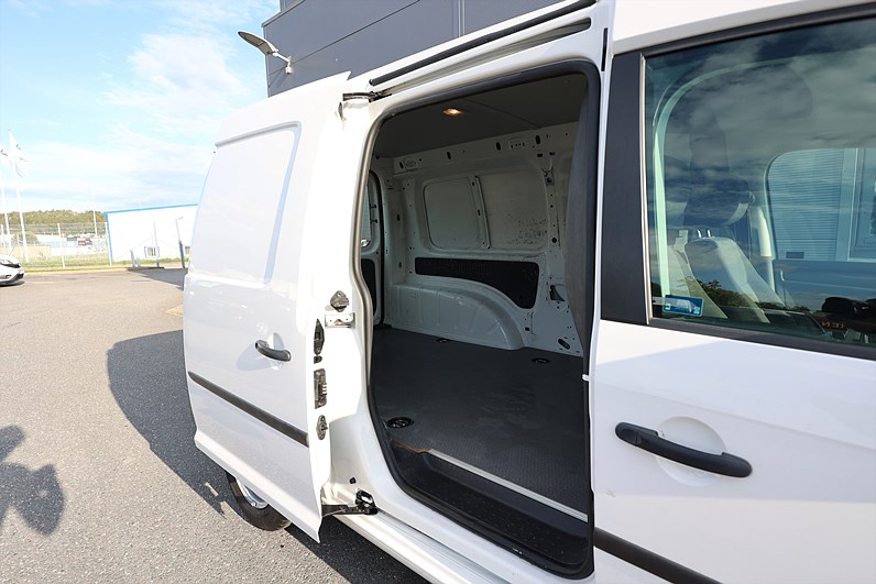 Volkswagen Caddy 2.0 TDI Maxi Skåp 102hk Drag Värmare