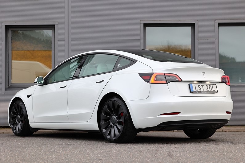 Tesla Model 3 Performance AWD Pano AP Vit Interiör