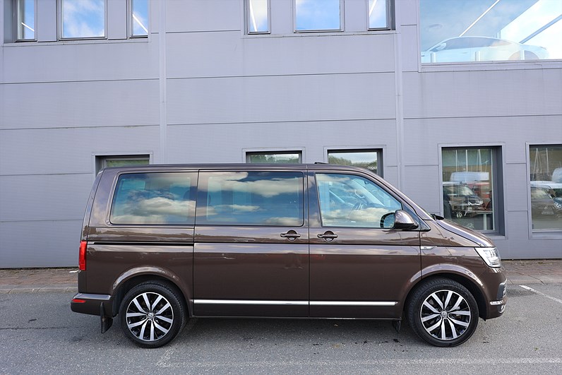 Volkswagen Multivan 2.0 TDI 4M 204hk Highline 7-Sits Taklucka Värmare B-kamera