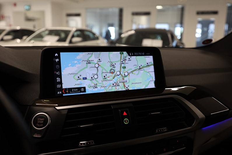 BMW X3 xDrive 20d 190hk M Sport Shadow Line Hifi Navi Drag