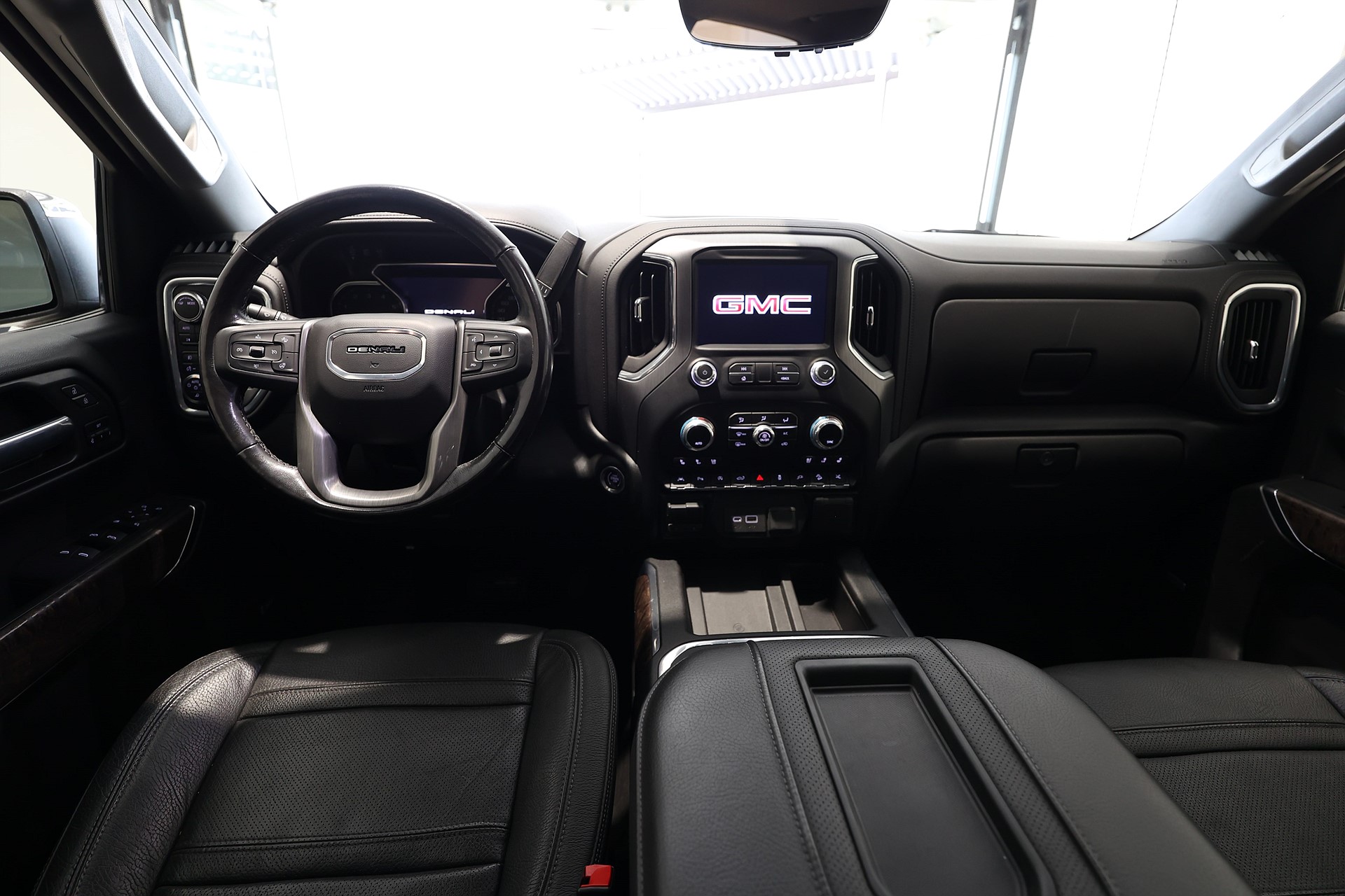 GMC Sierra 1500 Denali 6.2L V8 426hk HUD BOSE Lucka Drag