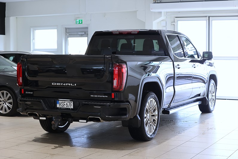 GMC Sierra 1500 Denali 6.2L V8 426hk HUD BOSE Lucka Drag