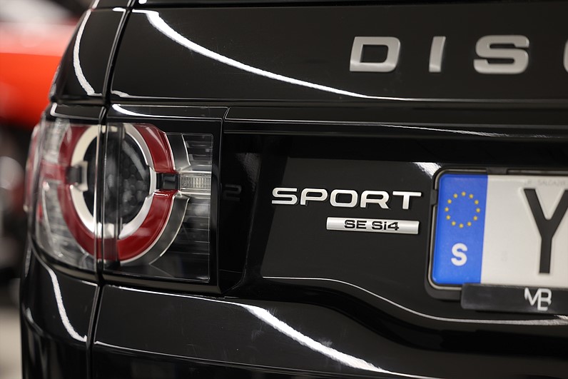 Land Rover Discovery Sport 2.0 Si4 AWD 240hk SE Pano Skinn Drag