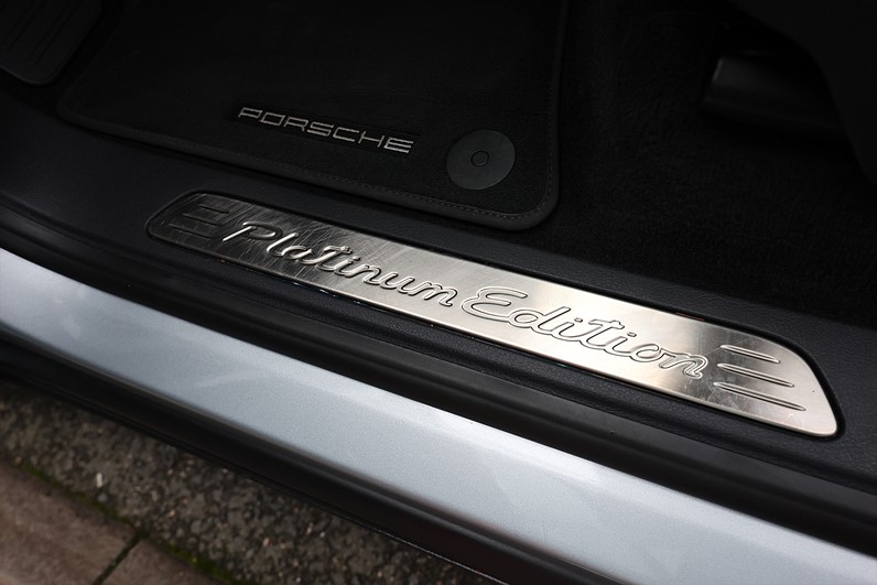 Porsche Cayenne Diesel 262hk Platinum Edt. Pano BOSE Värmare Drag